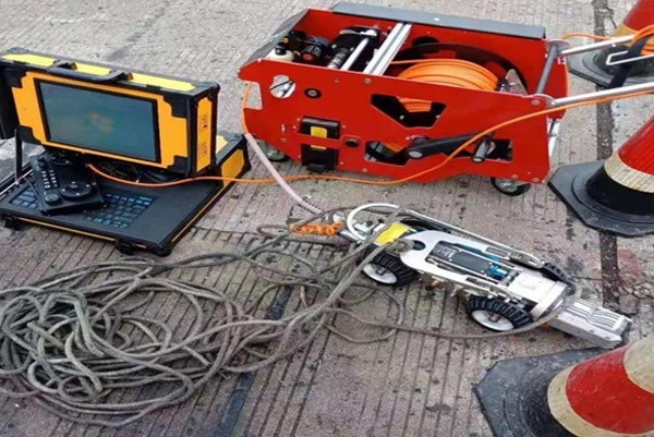 依兰CCTV管道检测机器人